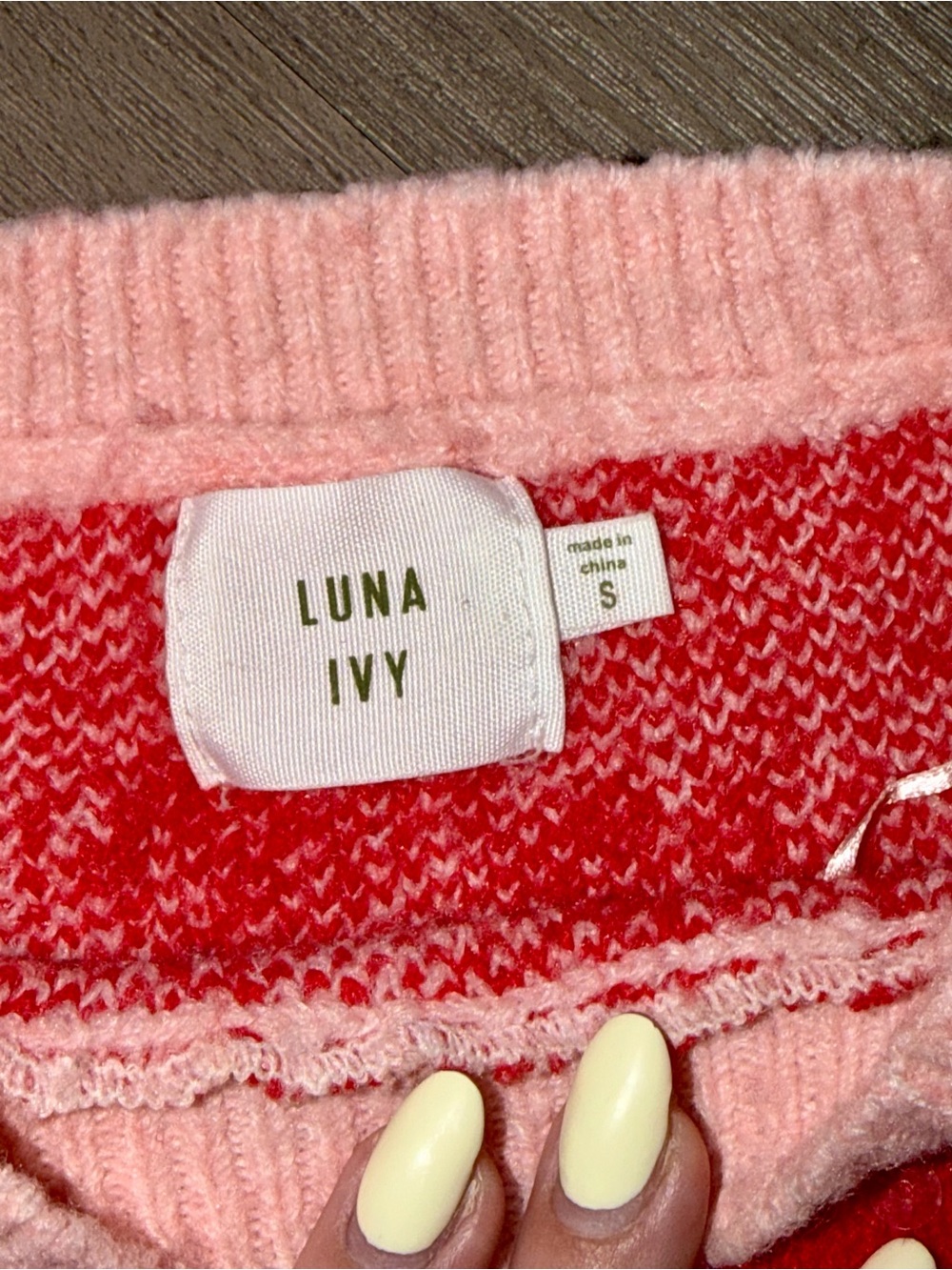 LUNA IVY Embroidered Sequins Heart Blush Crop Sweater - Picture 3 of 4